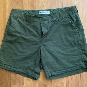 Woman’s Shorts Green